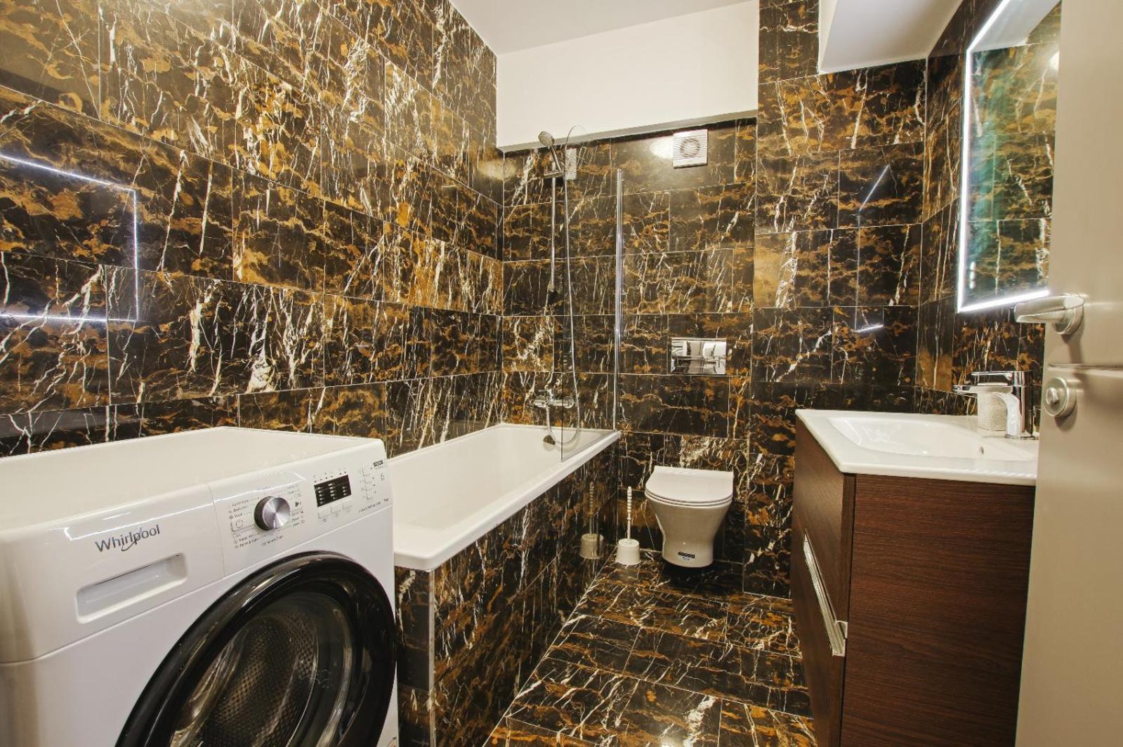 Himson-Brown Apartment Яш Екстериор снимка